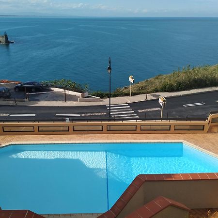 Location Vue Mer Du Samedi Au Samedi, Clim, Parking, Piscine, Plage Collioure Luaran gambar
