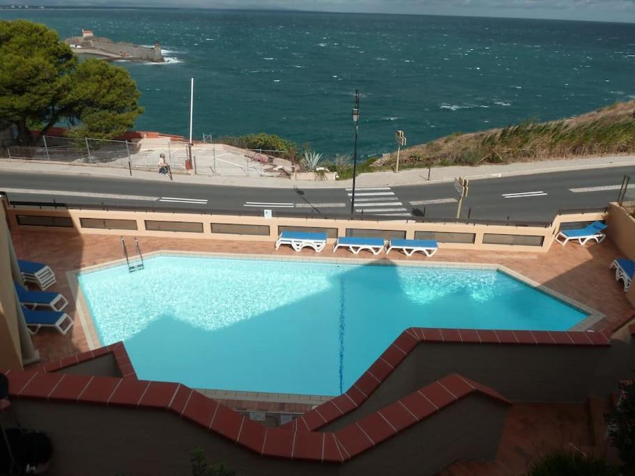 Location Vue Mer Du Samedi Au Samedi, Clim, Parking, Piscine, Plage Collioure Luaran gambar