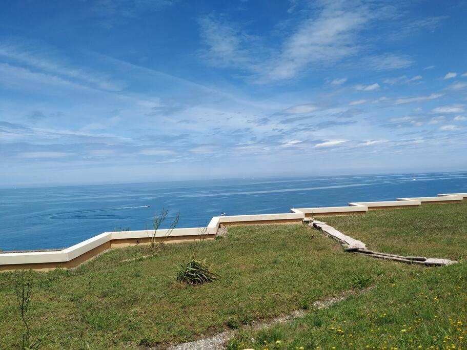 Location Vue Mer Du Samedi Au Samedi, Clim, Parking, Piscine, Plage Collioure Luaran gambar